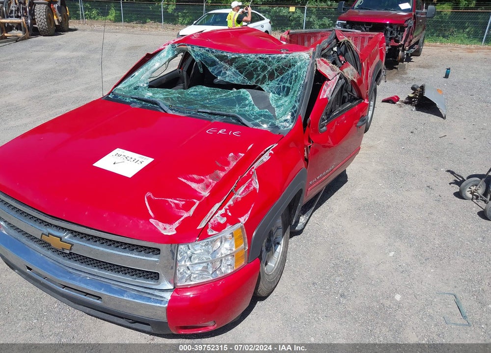 2011 CHEVROLET SILVERADO 1500 LT VIN: 1GCRKSE01BZ460112