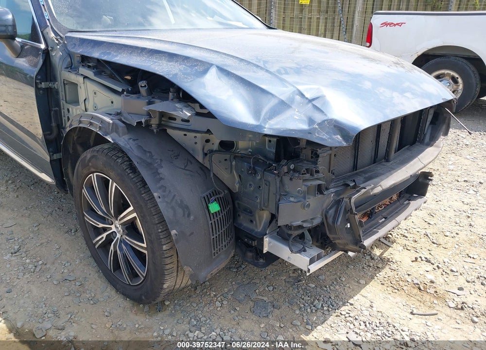 2019 VOLVO XC60 T5 INSCRIPTION VIN: LYV102RL0KB288668