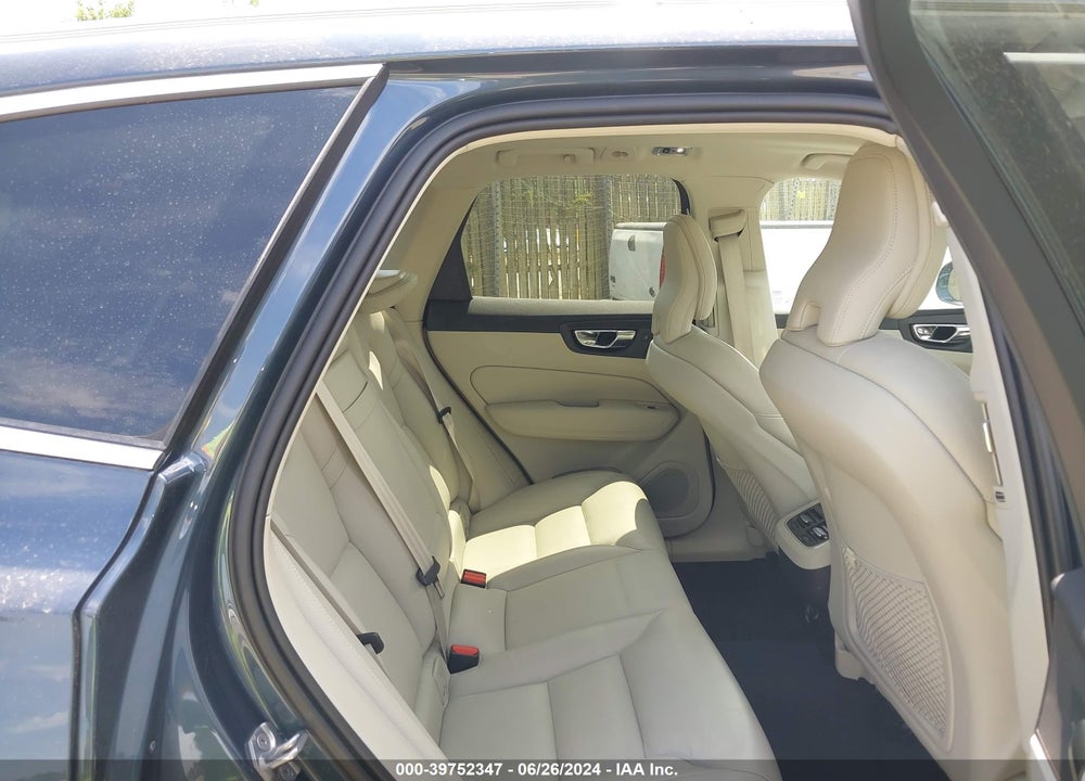 2019 VOLVO XC60 T5 INSCRIPTION VIN: LYV102RL0KB288668