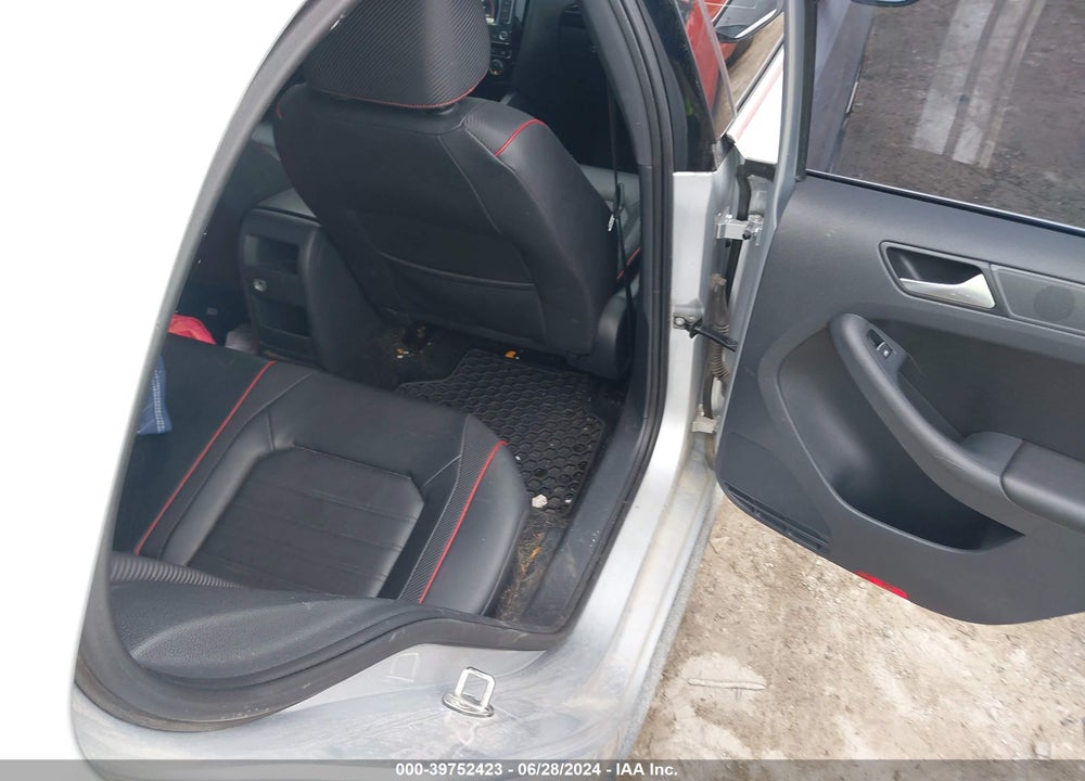 2015 VOLKSWAGEN JETTA 2.0T GLI SEL VIN: 3VW4S7AJ5FM255063