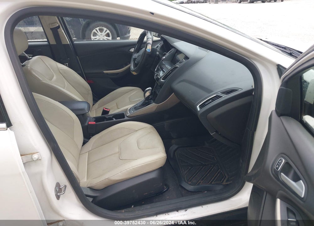 2017 FORD FOCUS TITANIUM VIN: 1FADP3N25HL287196