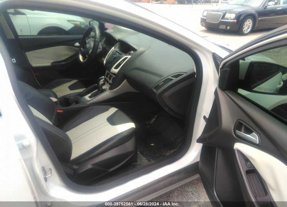 2014 FORD FOCUS SE VIN: 1FADP3F21EL337733