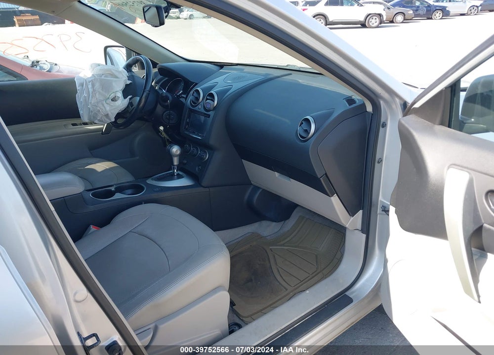 2013 NISSAN ROGUE SV W/SL PKG VIN: JN8AS5MV2DW107642