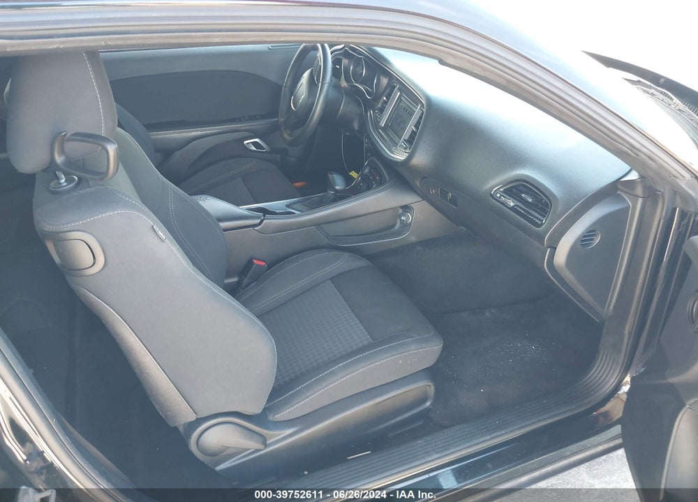 2018 DODGE CHALLENGER SXT VIN: 2C3CDZAG6JH251902