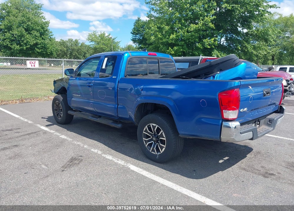2017 TOYOTA TACOMA SR5 VIN: 5TFSX5EN5HX047565