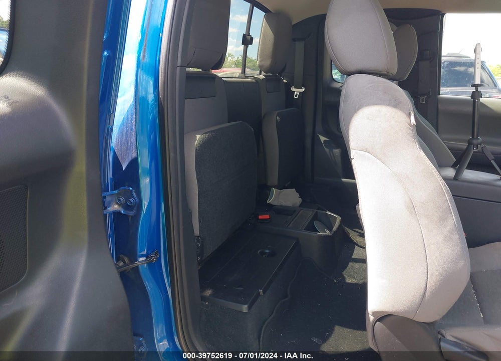 2017 TOYOTA TACOMA SR5 VIN: 5TFSX5EN5HX047565