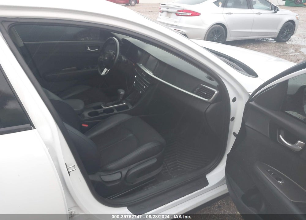 2019 KIA OPTIMA S VIN: 5XXGT4L33KG280212