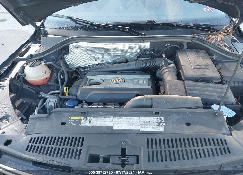 2016 VOLKSWAGEN TIGUAN S VIN: WVGBV7AX4GW550142