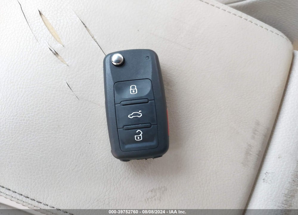 2016 VOLKSWAGEN TIGUAN S VIN: WVGBV7AX4GW550142
