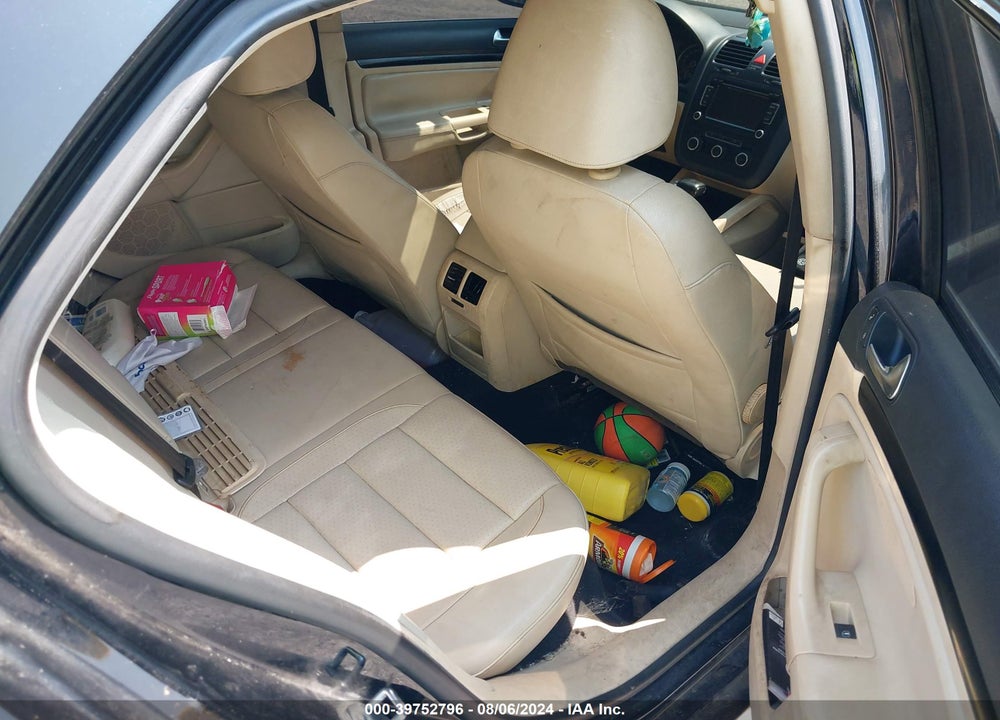 2010 VOLKSWAGEN JETTA SE VIN: 3VWRZ7AJ5AM037005