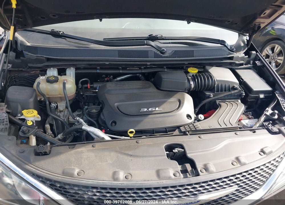 2018 CHRYSLER PACIFICA TOURING L VIN: 2C4RC1BG2JR141691