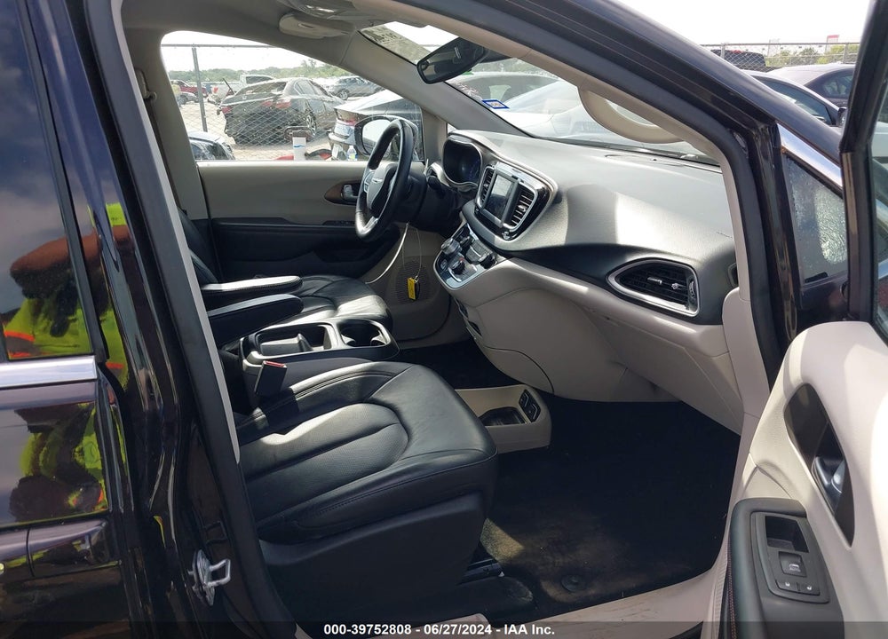 2018 CHRYSLER PACIFICA TOURING L VIN: 2C4RC1BG2JR141691