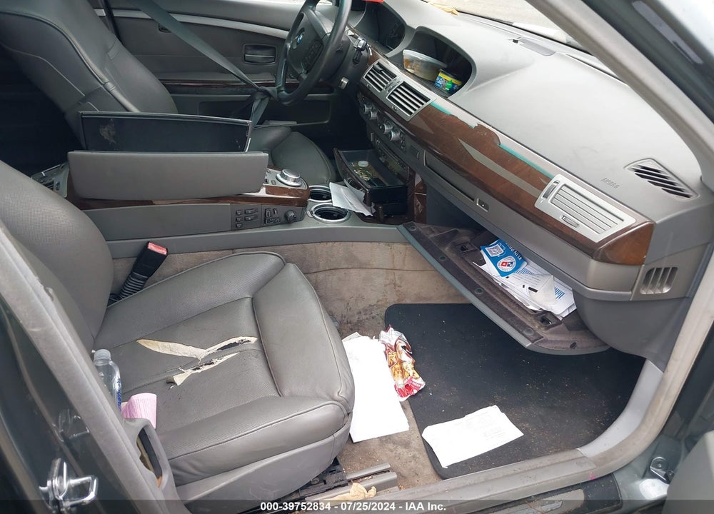 2008 BMW 750LI VIN: WBAHN83518DT80140