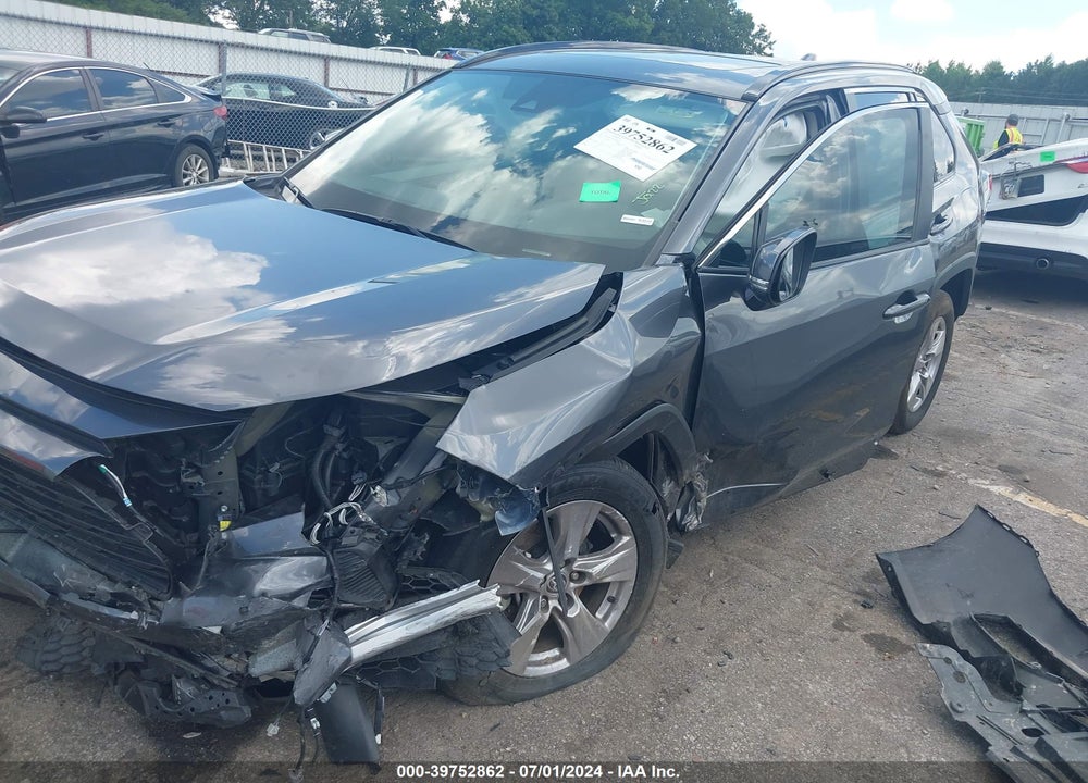 2022 TOYOTA RAV4 XLE VIN: 2T3W1RFV5NC208488