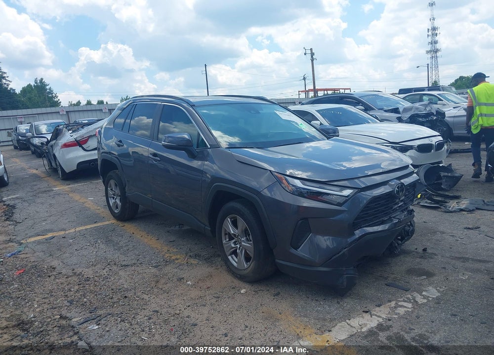 2022 TOYOTA RAV4 XLE VIN: 2T3W1RFV5NC208488