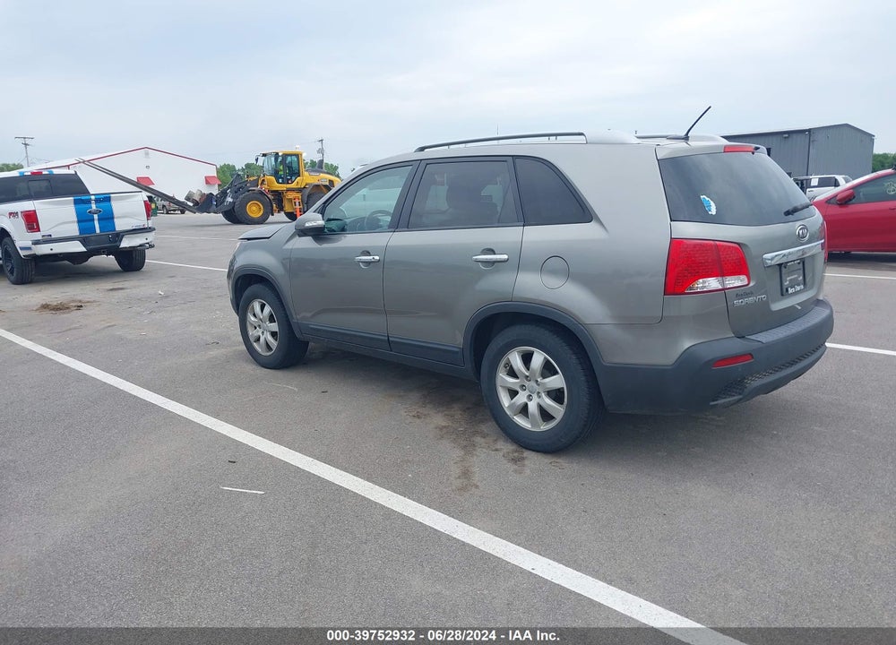 2013 KIA SORENTO LX VIN: 5XYKT3A61DG350497