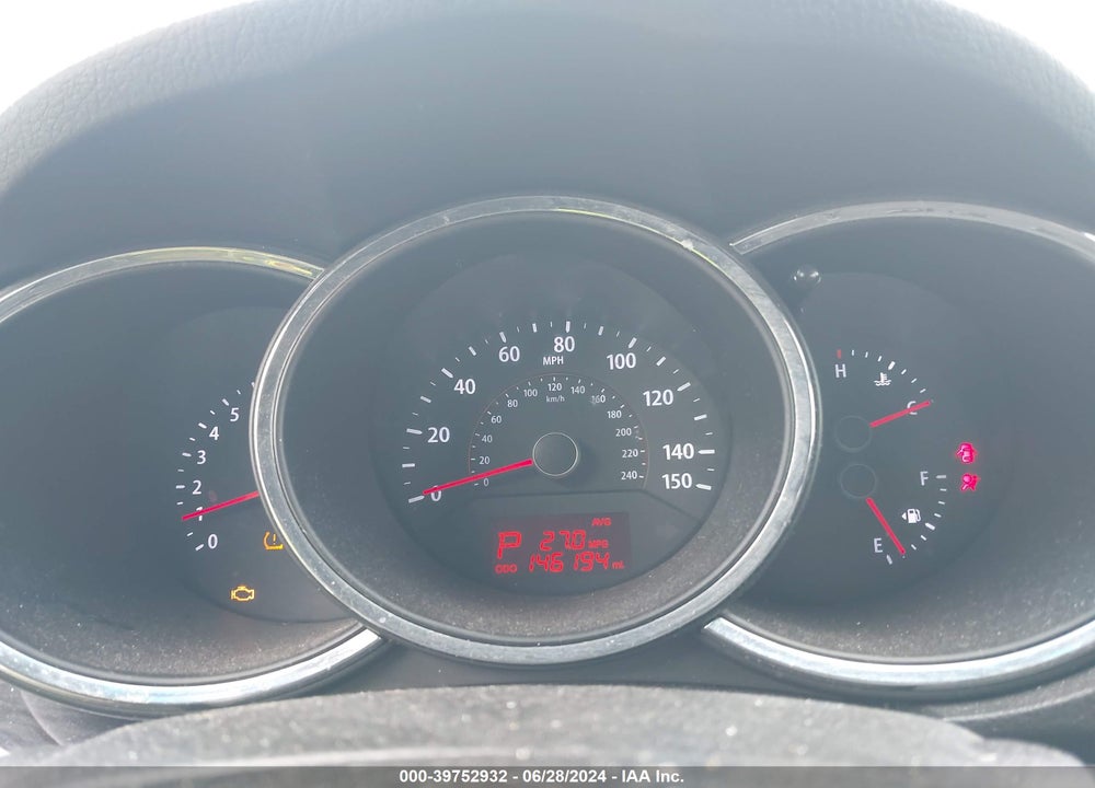 2013 KIA SORENTO LX VIN: 5XYKT3A61DG350497