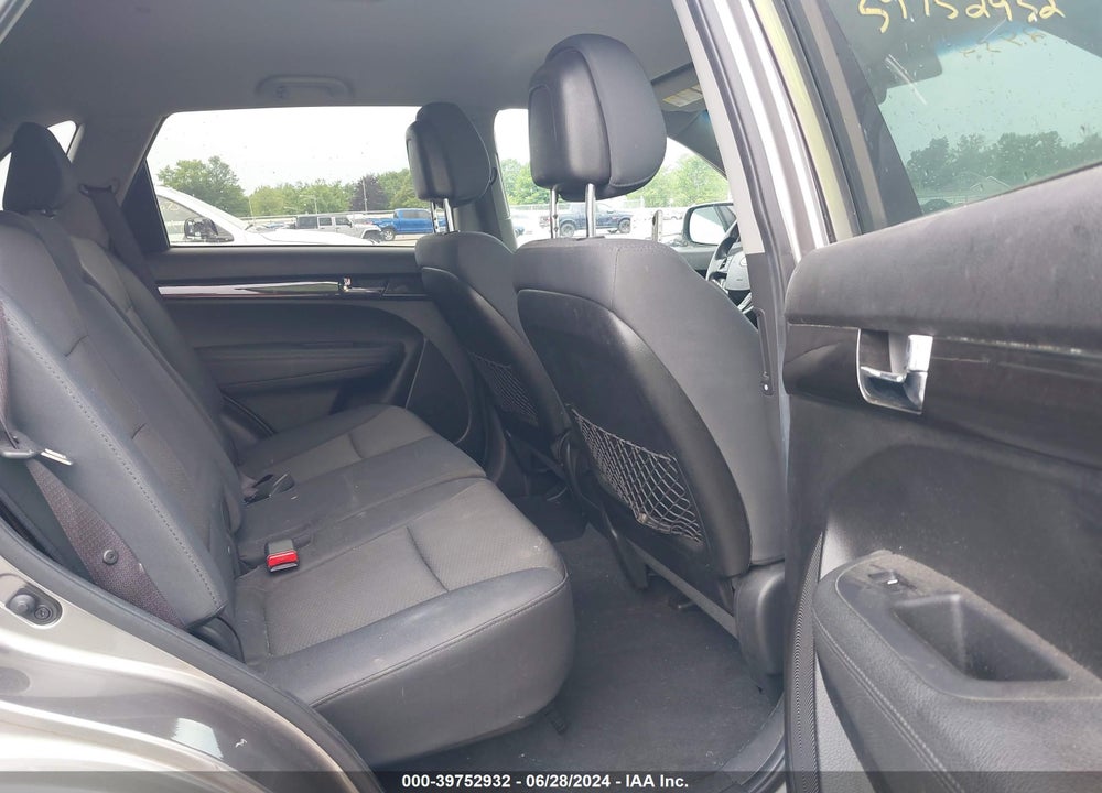 2013 KIA SORENTO LX VIN: 5XYKT3A61DG350497