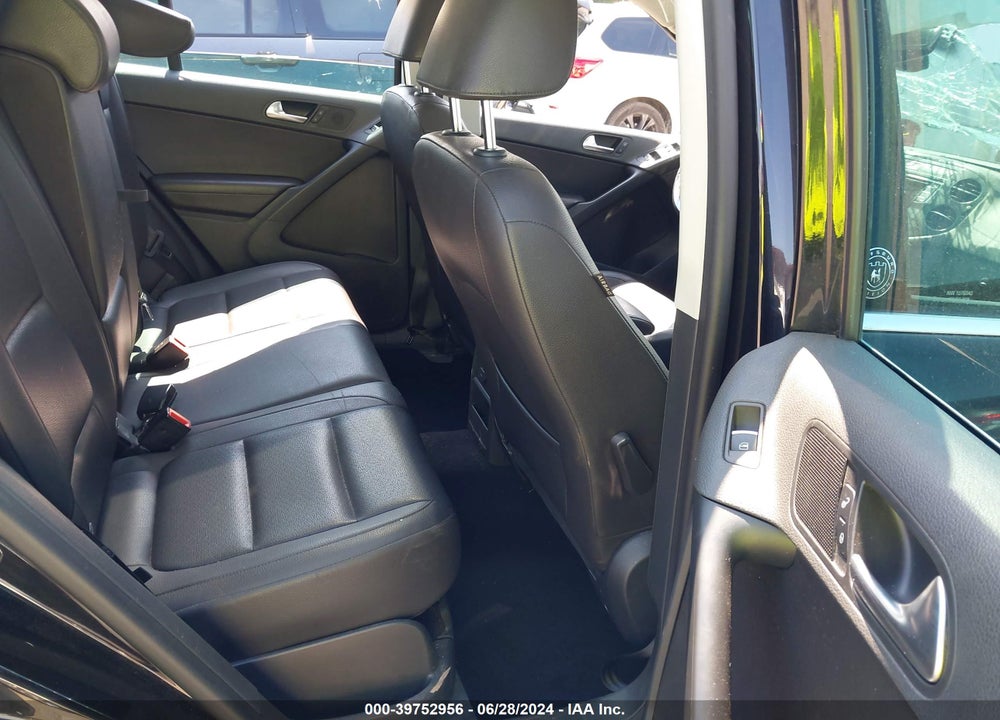 2017 VOLKSWAGEN TIGUAN 2.0T WOLFSBURG EDITION VIN: WVGSV7AX7HW512275