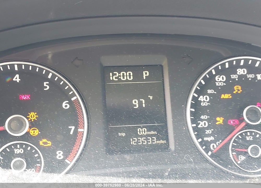 2014 VOLKSWAGEN PASSAT 1.8T WOLFSBURG EDITION VIN: 1VWAT7A31EC102469
