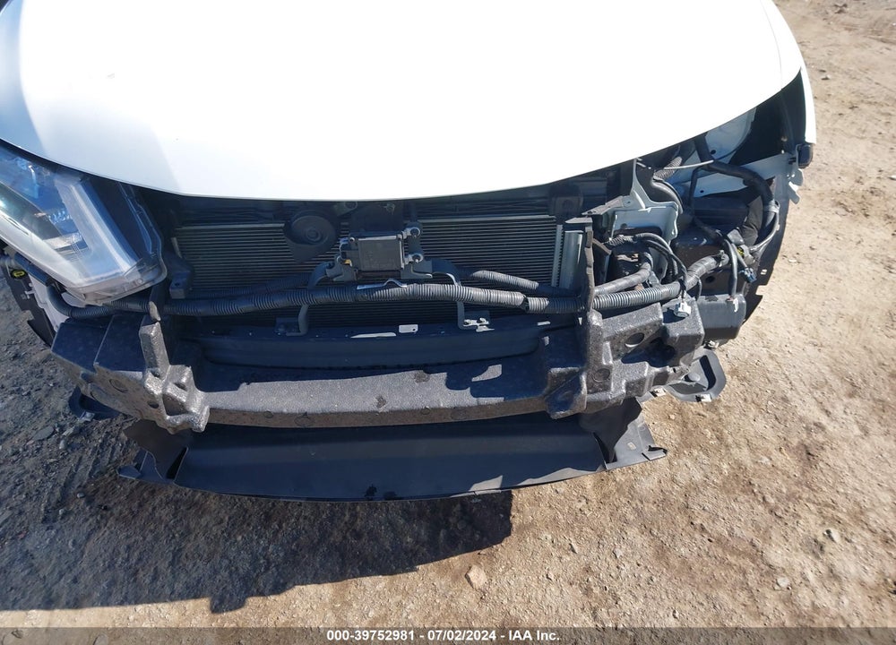 2018 NISSAN ROGUE S VIN: KNMAT2MV0JP544682