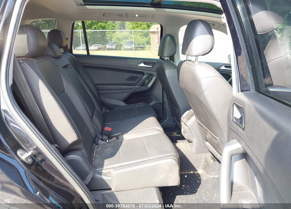2018 VOLKSWAGEN TIGUAN 2.0T SE/2.0T SEL VIN: 3VV3B7AX4JM062433