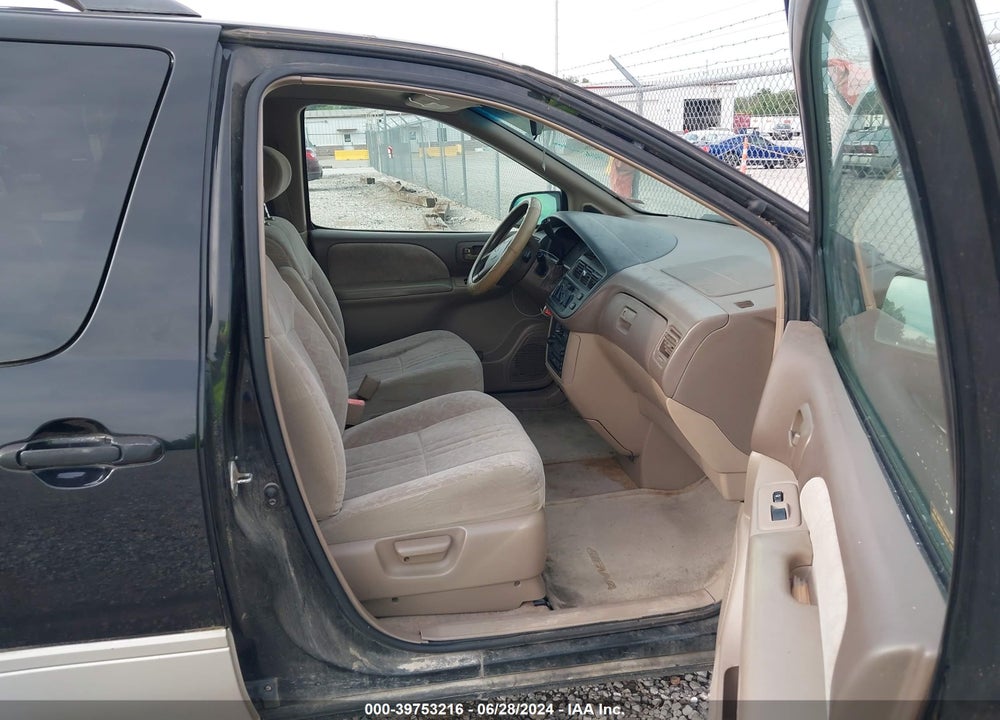 2000 TOYOTA SIENNA XLE VIN: 4T3ZF13C9YU250734