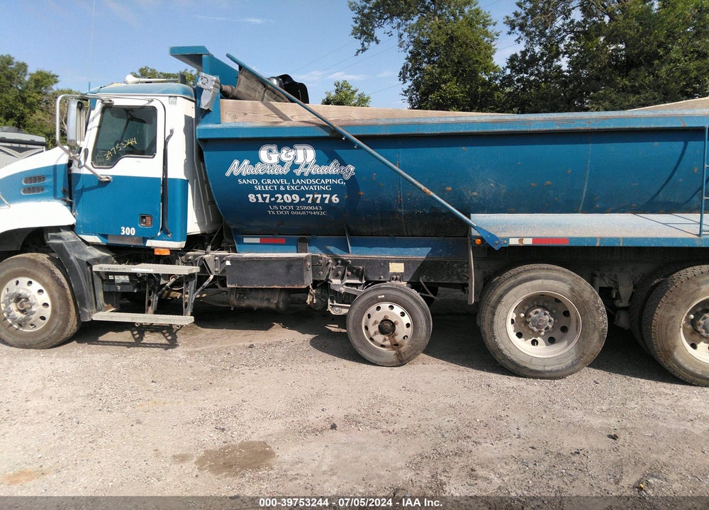2005 MACK CX613 CX600 VIN: 1M2AE06C05N022335