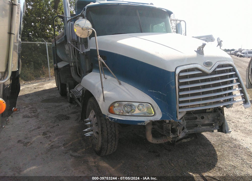 2005 MACK CX613 CX600 VIN: 1M2AE06C05N022335