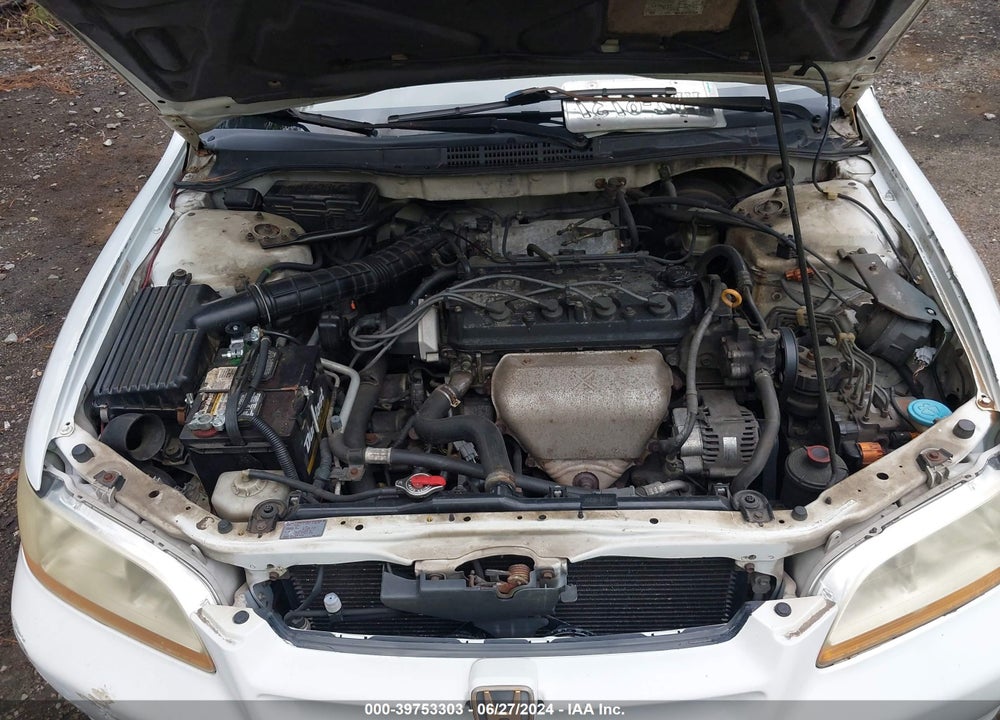 1998 HONDA ACCORD EX VIN: 1HGCG6677WA110273