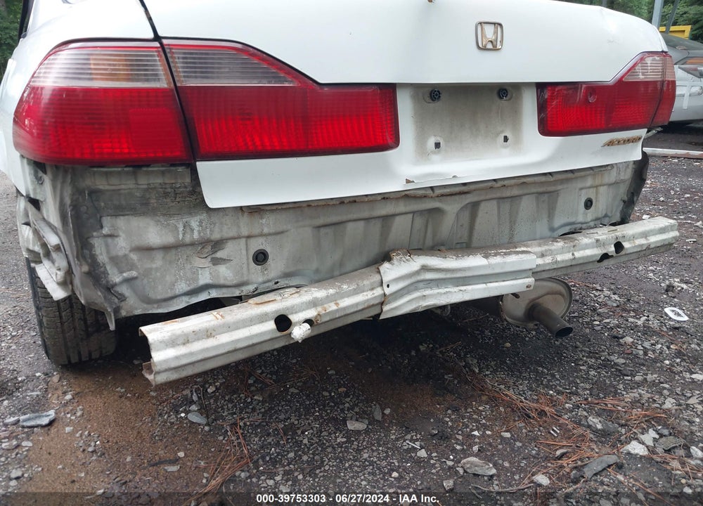 1998 HONDA ACCORD EX VIN: 1HGCG6677WA110273