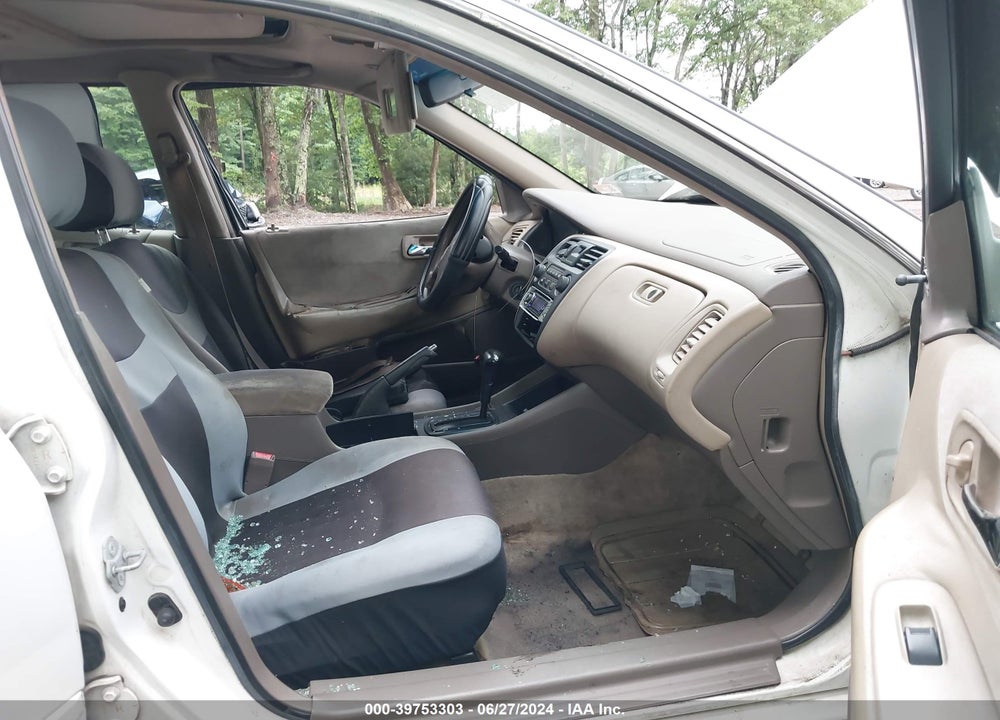 1998 HONDA ACCORD EX VIN: 1HGCG6677WA110273