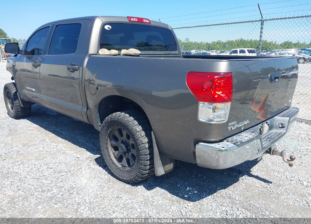 2011 TOYOTA TUNDRA GRADE 5.7L V8 VIN: 5TFEY5F11BX113056