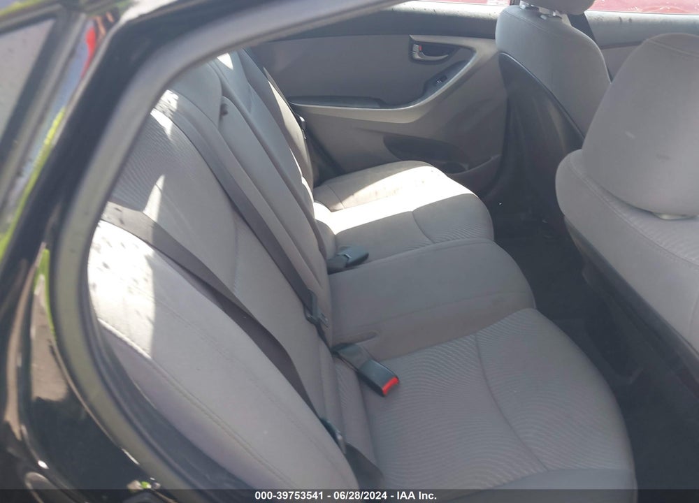 2014 HYUNDAI ELANTRA SE VIN: 5NPDH4AE8EH467852