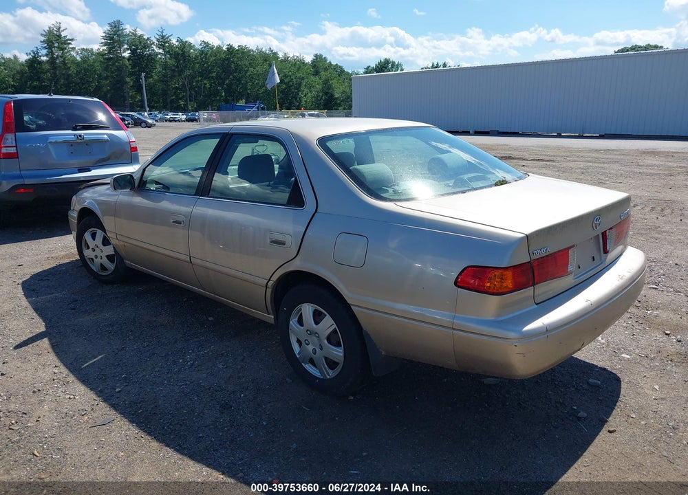 2000 TOYOTA CAMRY LE VIN: JT2BG22K9Y0448501