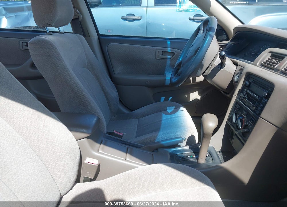 2000 TOYOTA CAMRY LE VIN: JT2BG22K9Y0448501