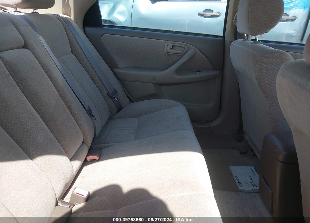 2000 TOYOTA CAMRY LE VIN: JT2BG22K9Y0448501