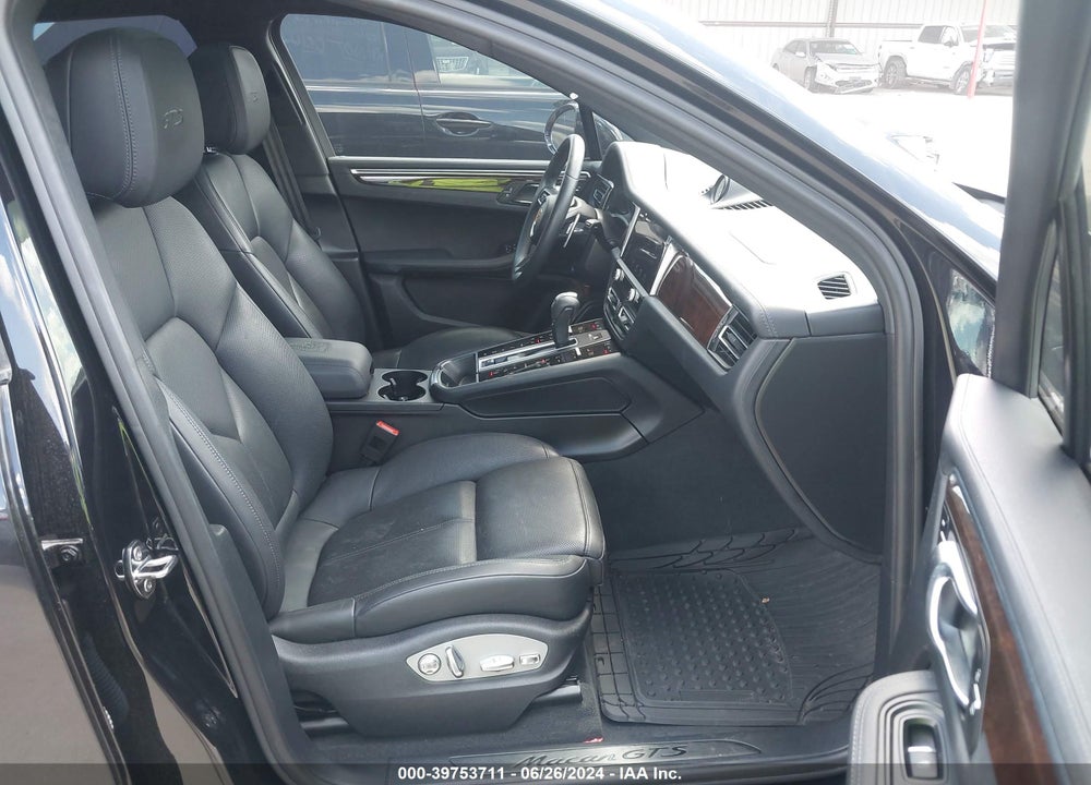 2022 PORSCHE MACAN GTS VIN: WP1AF2A53NLB30061