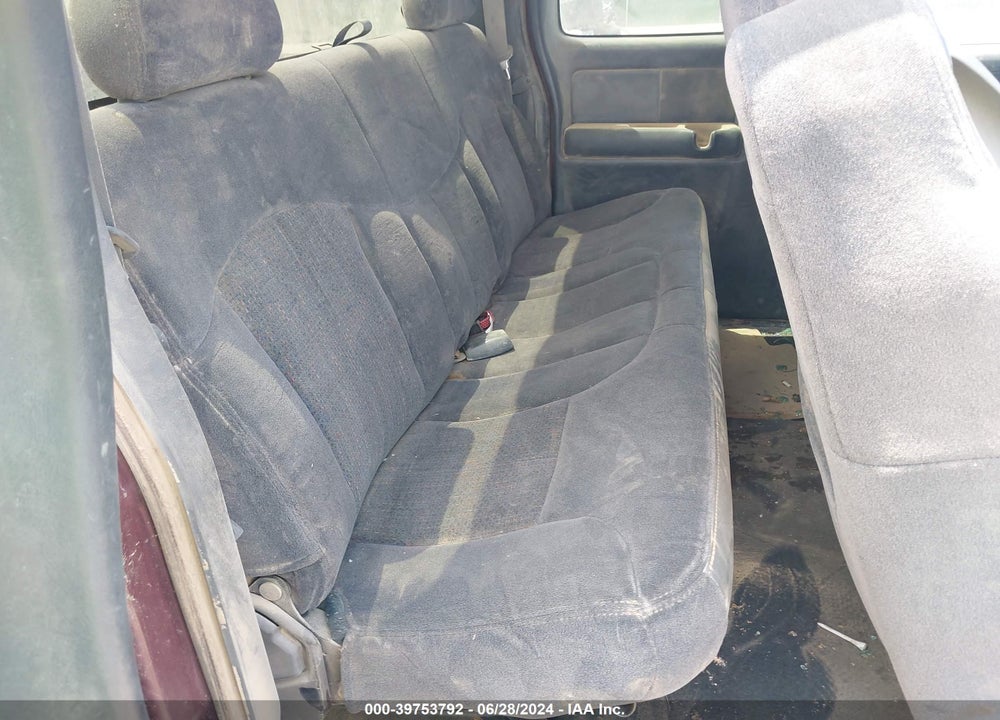 2001 CHEVROLET SILVERADO 1500 LS VIN: 2GCEK19T311281574