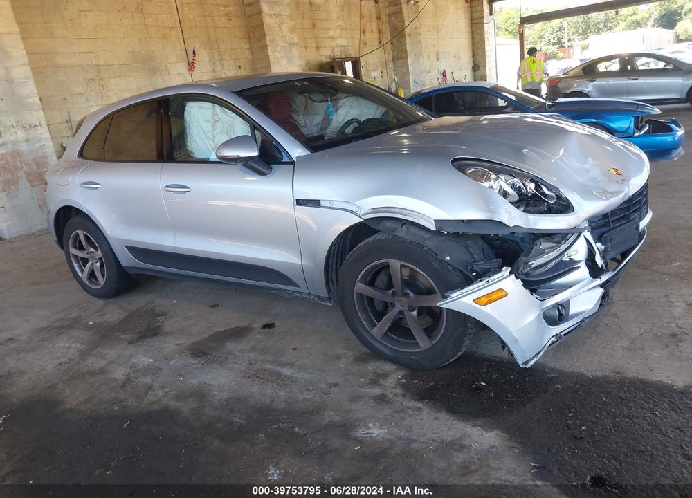 2017 PORSCHE MACAN VIN: WP1AA2A53HLB83331