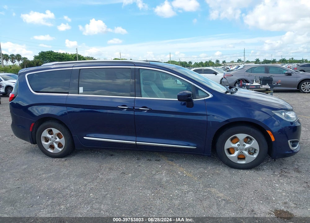 2017 CHRYSLER PACIFICA TOURING L PLUS VIN: 2C4RC1EG5HR729669