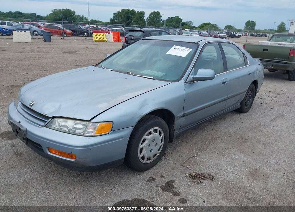 1994 HONDA ACCORD LX/EX VIN: 1HGCD563XRA082053