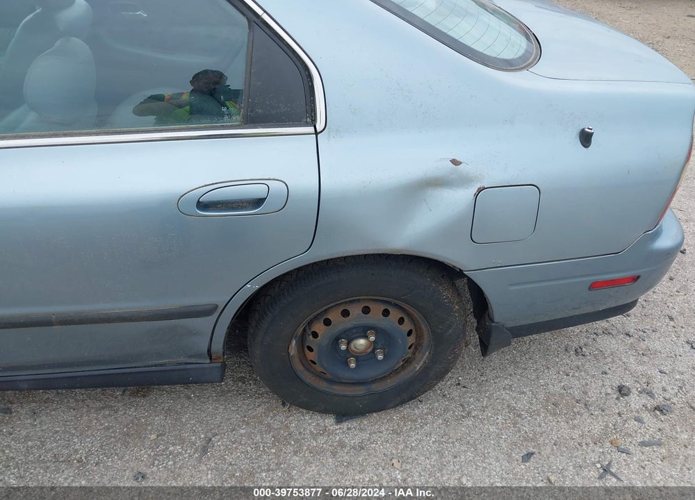 1994 HONDA ACCORD LX/EX VIN: 1HGCD563XRA082053