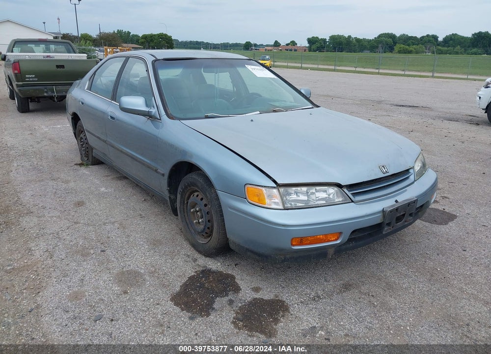 1994 HONDA ACCORD LX/EX VIN: 1HGCD563XRA082053
