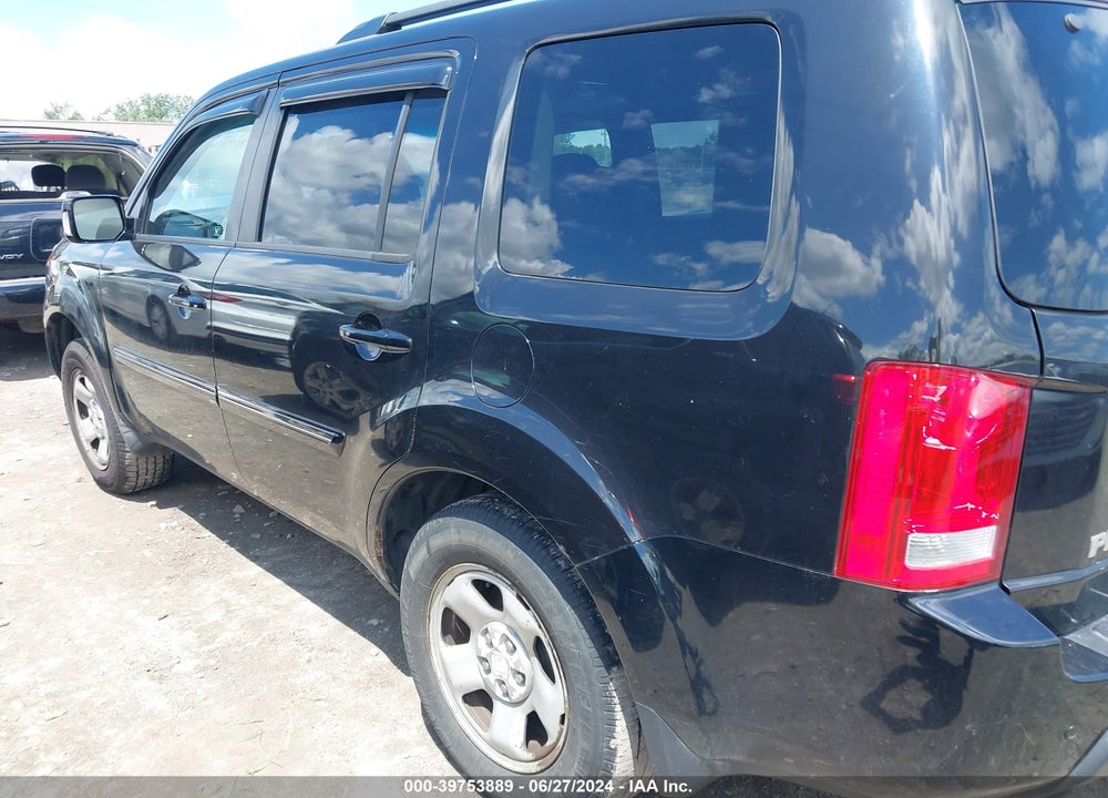 2011 HONDA PILOT VIN: 5FNYF4H95BB025492