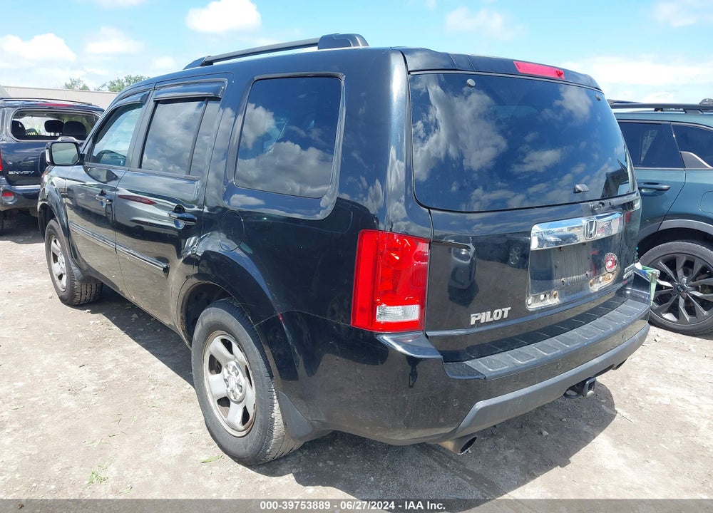 2011 HONDA PILOT VIN: 5FNYF4H95BB025492