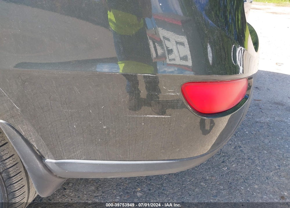 2012 HYUNDAI SANTA FE SE VIN: 5XYZHDAG1CG103543