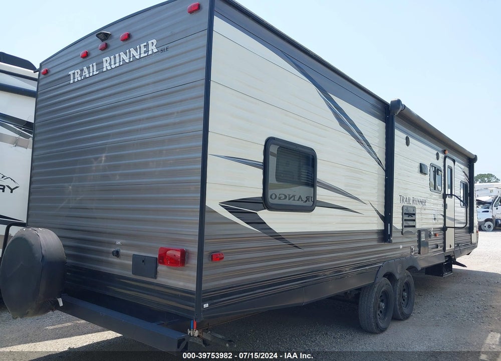 2018 HEARTLAND TRAIL RUNNER SLE 302 VIN: 5SFEB3424JE350360