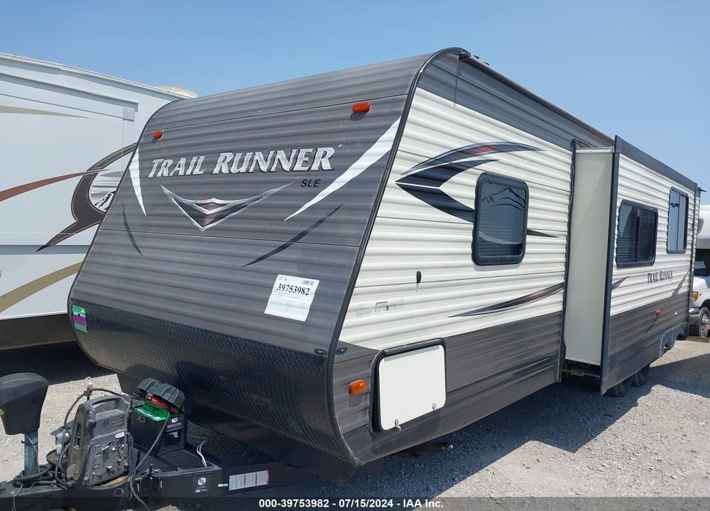 2018 HEARTLAND TRAIL RUNNER SLE 302 VIN: 5SFEB3424JE350360