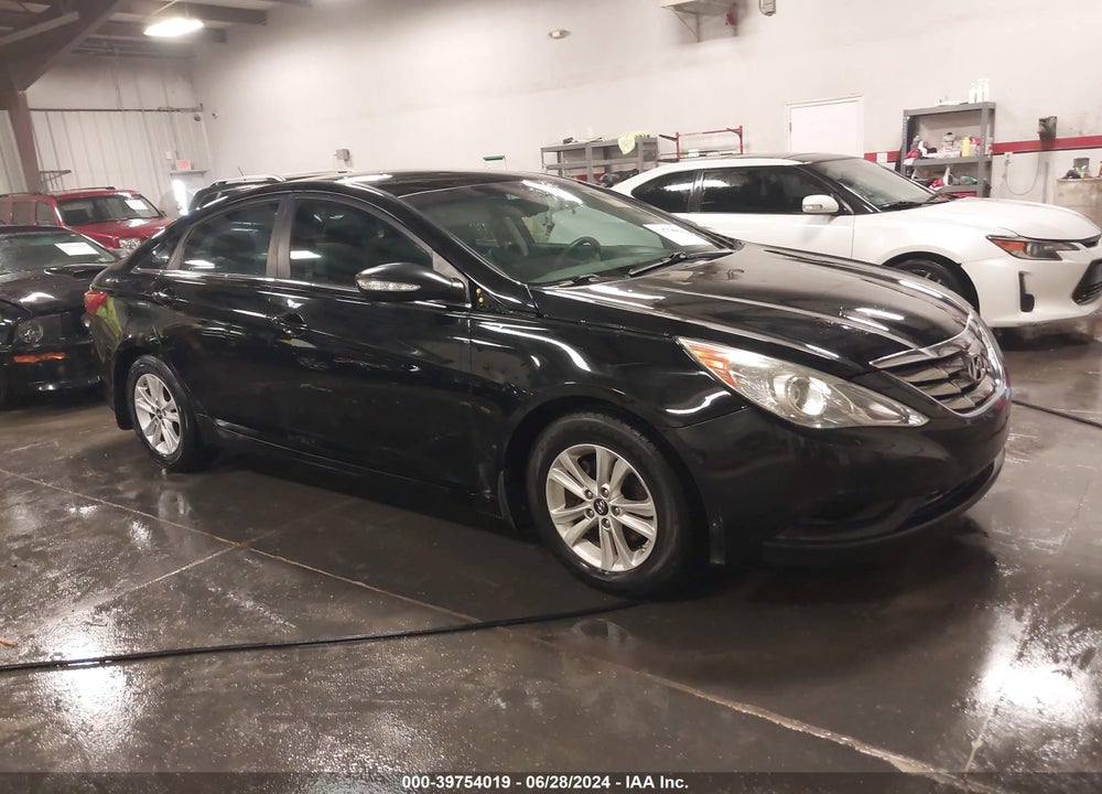2014 HYUNDAI SONATA GLS VIN: 5NPEB4AC8EH929038